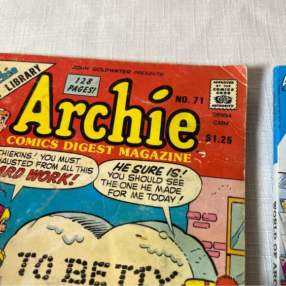 Archie Comics Digest Magazine Pair - Picture 7 of 8
